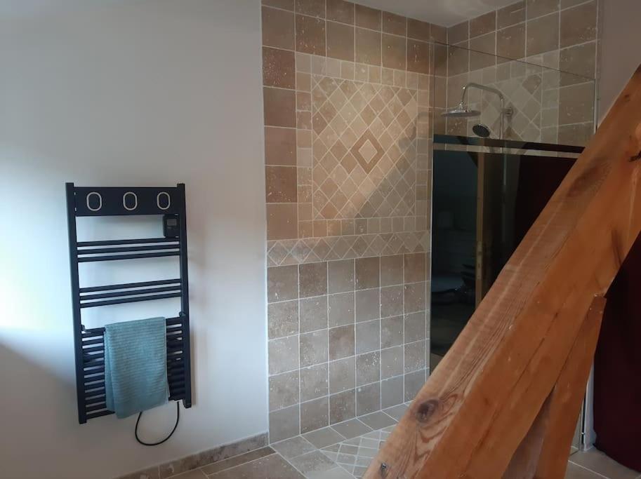 Appartement Chaleureux Avec Jacuzzi Banassac Exteriör bild